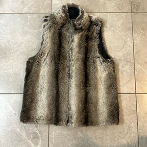 Forever 21 Faux Fur vest Sz L